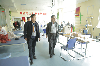 合肥康輝中醫骨傷醫院王院長一行來我院參觀交流