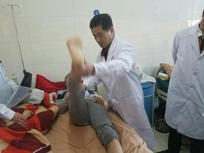 鹿邑骨科醫院,邀請洛陽白馬寺骨科醫院洛陽正骨醫院李鳳春教授來為鹿邑衛生事業,增磚添瓦。(副本)