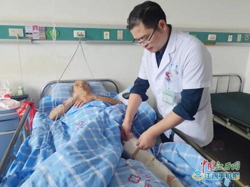 術后三天下地行走 九江市中醫醫院骨傷五科又成功實施一例人工股骨頭置換術