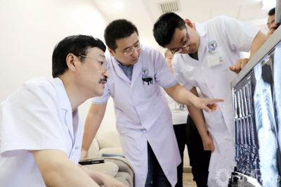 紅會醫(yī)院院長郝定均當(dāng)選西安市第十六屆人大常委會委員