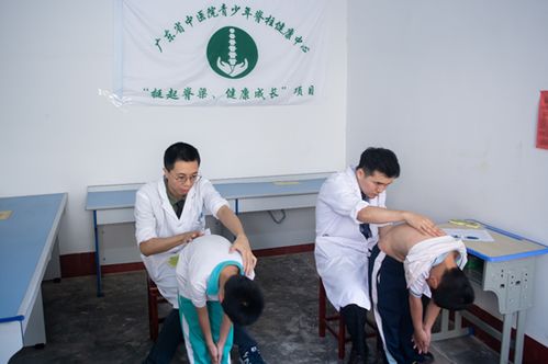 羊城志愿者為梅州鄉村娃送去“身心社”愛心組合餐